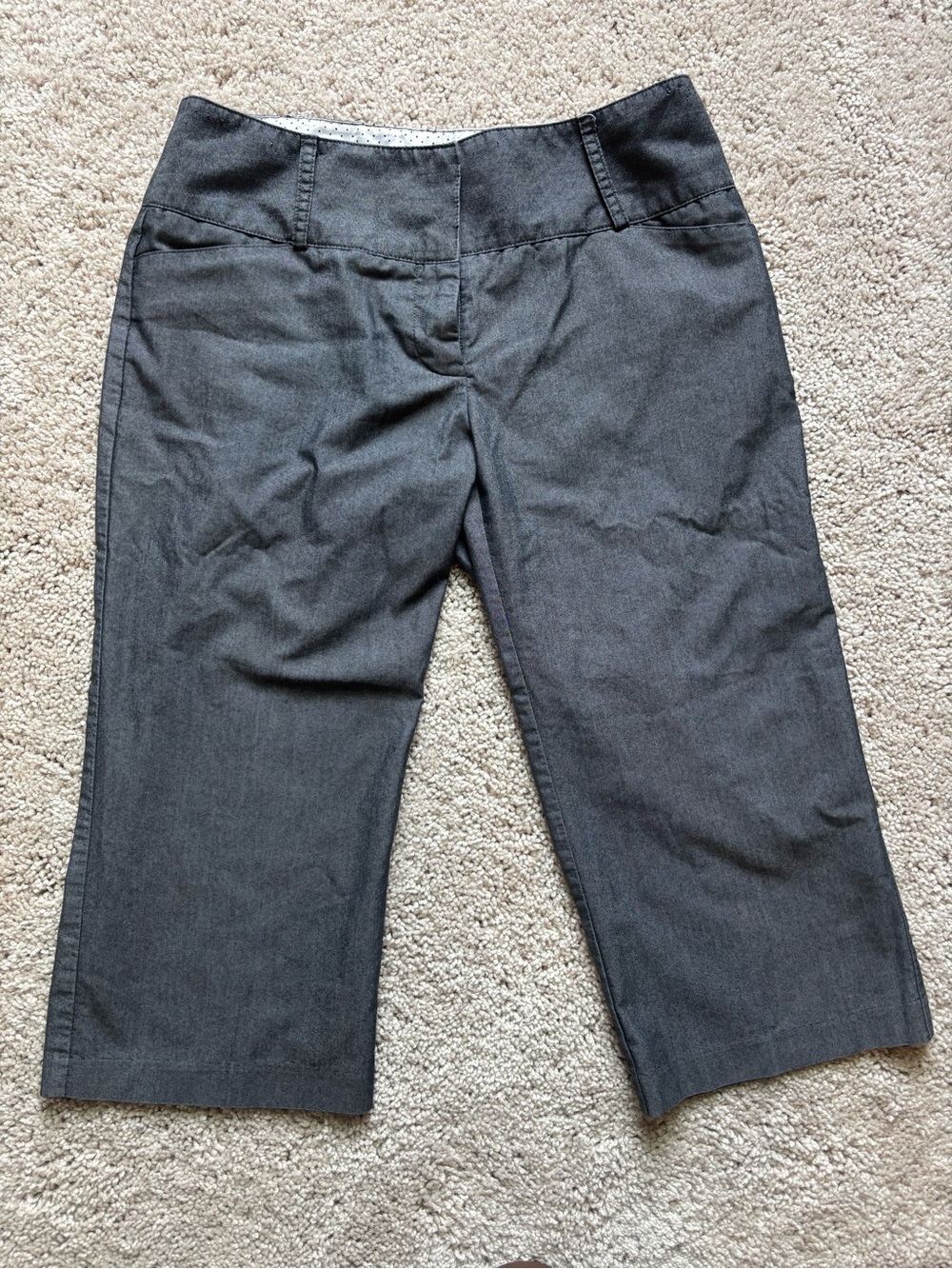 Low-to-Mid Rise Gray Capris Polka Dot Lining